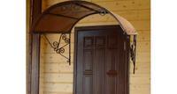 Кованый козырек над входом для дома дачи